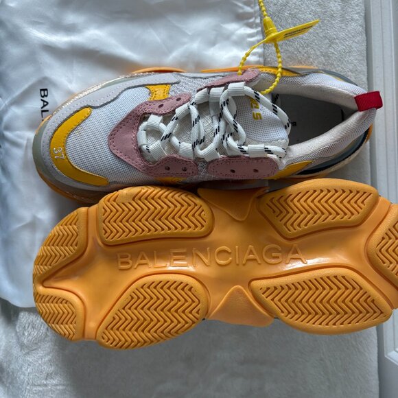 Balenciaga Triple S - Picture 2 of 2